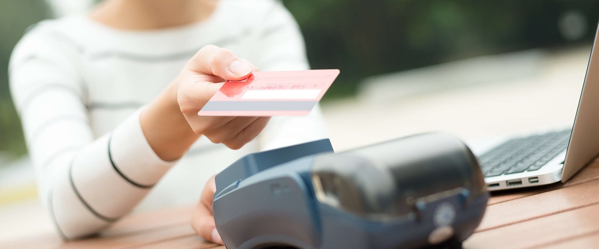 Free Personal Checking Accent Photo